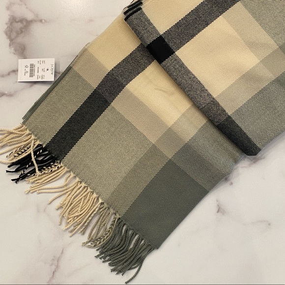 J. CREW Classic Plaid Scarf Grey Ivory Large Check - Picture 2 of 2